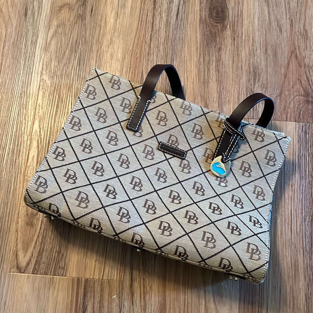 Dooney & Bourke Purse